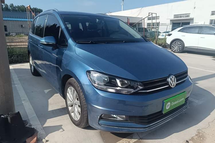 Used Volkswagen Touran 2018 Volkswagen Touran L 280TSI DSG Comfort Edition 7 Seats China V Emission Standard Front Right 45 Deg
