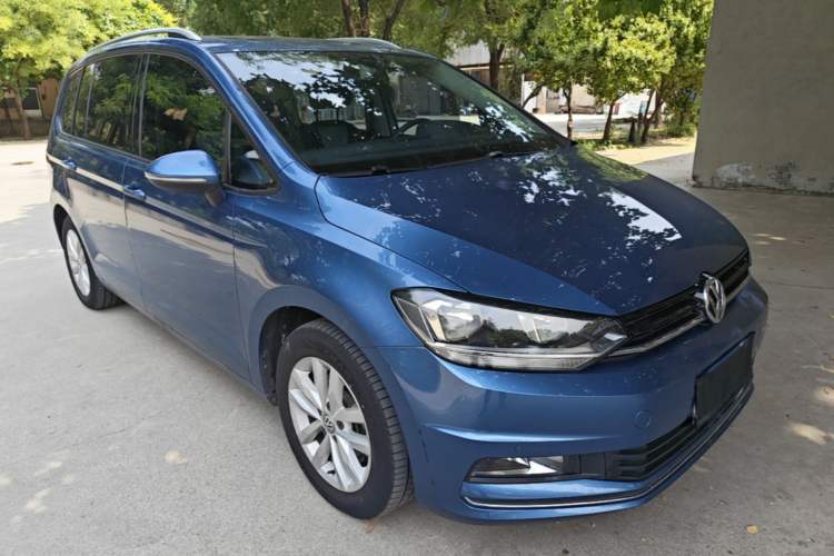Used Volkswagen Touran 2018 Volkswagen Touran L 280TSI DSG Comfort Edition 7 Seats China V Emission Standard Front Right 45 Deg