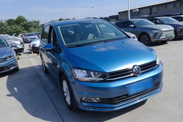 Used Volkswagen Touran 2018 Volkswagen Touran L 280TSI DSG Comfort Edition 7 Seats China V Emission Standard Front Right 45 Deg