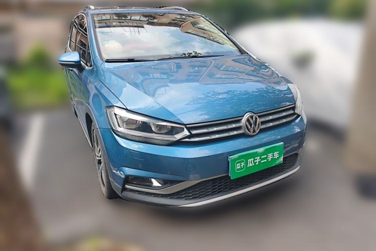 Used Volkswagen Touran 2018 Volkswagen Touran L 280TSI DSG Boundary Edition 7 Seats China VI Standard Front Right 45 Deg