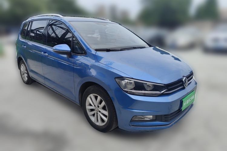 Used Volkswagen Touran 2018 Volkswagen Touran L 280TSI DSG Comfort Edition 7 Seats China VI Standard Front Right 45 Deg
