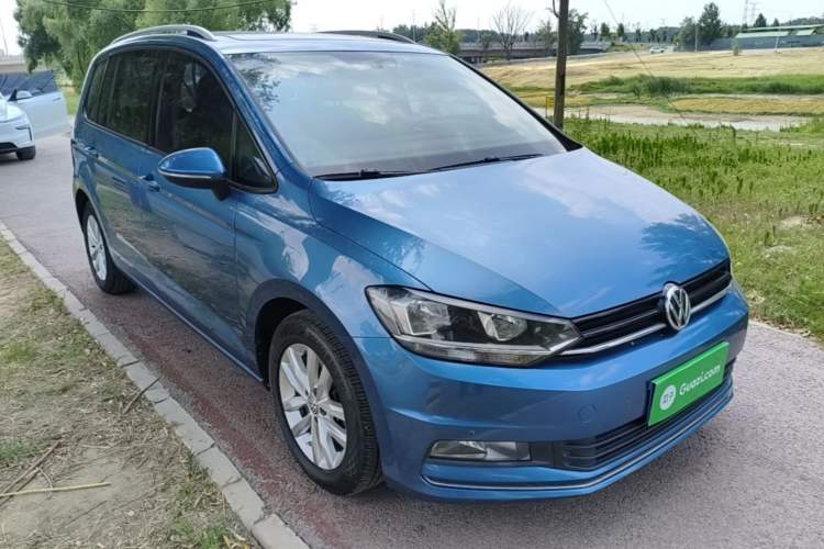 Used Volkswagen Touran 2018 Volkswagen Touran L 280TSI DSG Comfort Edition 7 Seats China V Emission Standard Front Right 45 Deg