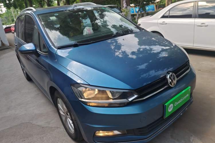 Used Volkswagen Touran 2018 Volkswagen Touran L 280TSI DSG Comfort Edition 7 Seats China V Emission Standard Front Right 45 Deg