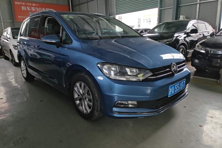 Used Volkswagen Touran 2018 Volkswagen Touran L 280TSI DSG Comfort Edition 7 Seats China V Emission Standard Front Right 45 Deg