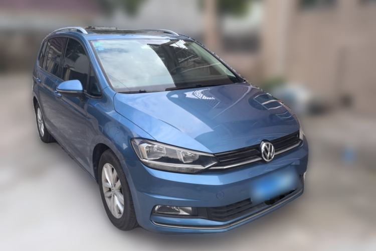 Used Volkswagen Touran 2018 Volkswagen Touran L 280TSI DSG Comfort Edition 7 Seats China VI Standard Front Right 45 Deg