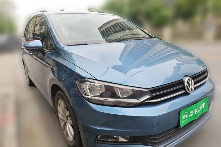 Used Volkswagen Touran 2018 Volkswagen Touran L 280TSI DSG Comfort Edition 7 Seats China VI Standard Front Right 45 Deg