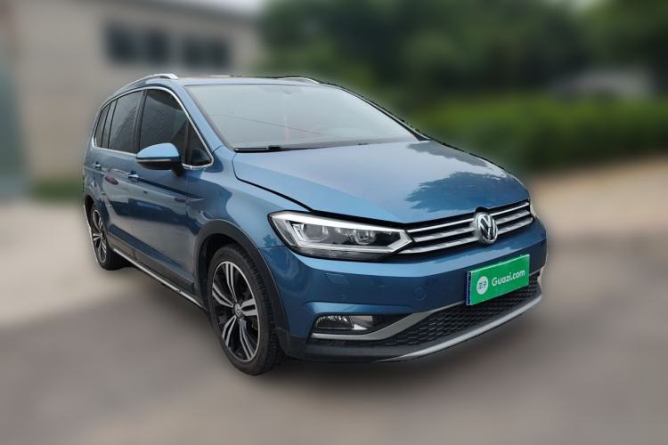 Used Volkswagen Touran 2018 Volkswagen Touran L 280TSI DSG Boundary Edition 7 Seats China VI Standard Front Right 45 Deg