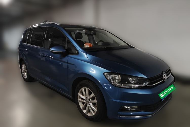 Used Volkswagen Touran 2018 Volkswagen Touran L 280TSI DSG Comfort Edition 7 Seats China VI Standard Front Right 45 Deg