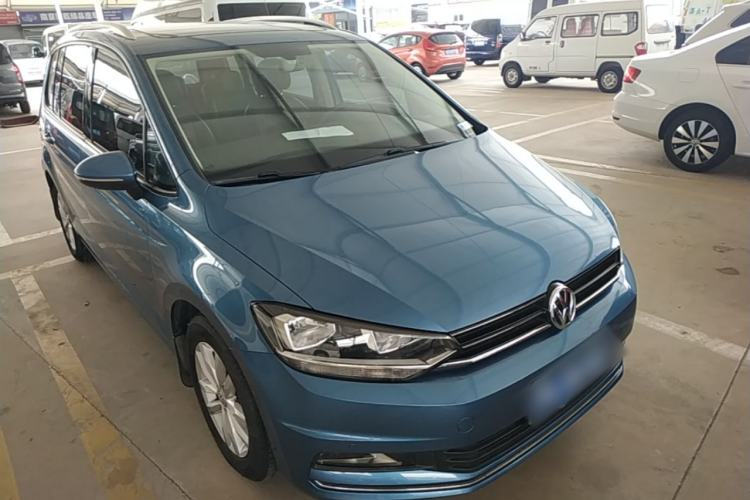 Used Volkswagen Touran 2018 Volkswagen Touran L 280TSI DSG Comfort Edition 7 Seats China VI Standard Front Right 45 Deg