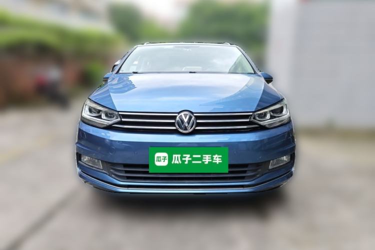 Used Volkswagen Touran 2018 Volkswagen Touran L 280TSI DSG Comfort Edition 7-seater Front