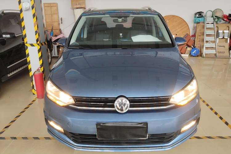 Used Volkswagen Touran 2018 Volkswagen Touran L 280TSI DSG Comfort Edition 7 Seats China V Emission Standard Front
