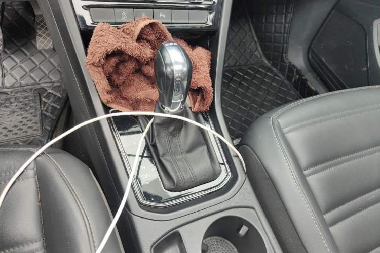 Used Volkswagen Touran 2018 Volkswagen Touran L 280TSI DSG Comfort Edition 7 Seats China VI Standard Gear Lever