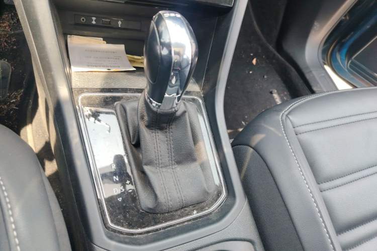 Used Volkswagen Touran 2018 Volkswagen Touran L 280TSI DSG Comfort Edition 7 Seats China V Emission Standard Gear Lever