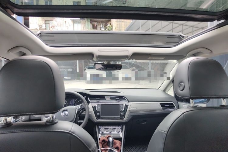 Used Volkswagen Touran 2018 Volkswagen Touran L 280TSI DSG Comfort Edition 7 Seats China VI Standard Headliner