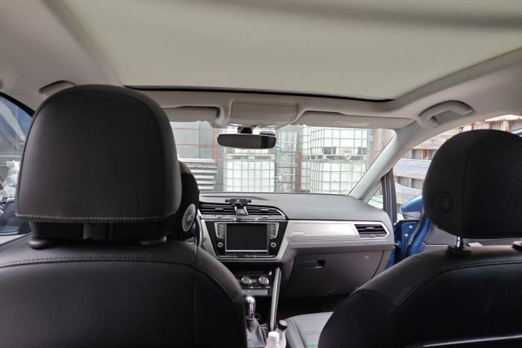 Used Volkswagen Touran 2018 Volkswagen Touran L 280TSI DSG Comfort Edition 7-seater Headliner