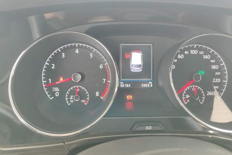 Used Volkswagen Touran 2018 Volkswagen Touran L 280TSI DSG Luxury Edition 6-seater Instrument Cluster