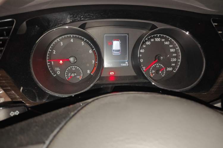 Used Volkswagen Touran 2018 Volkswagen Touran L 280TSI DSG Luxury Edition 6-seater Instrument Cluster