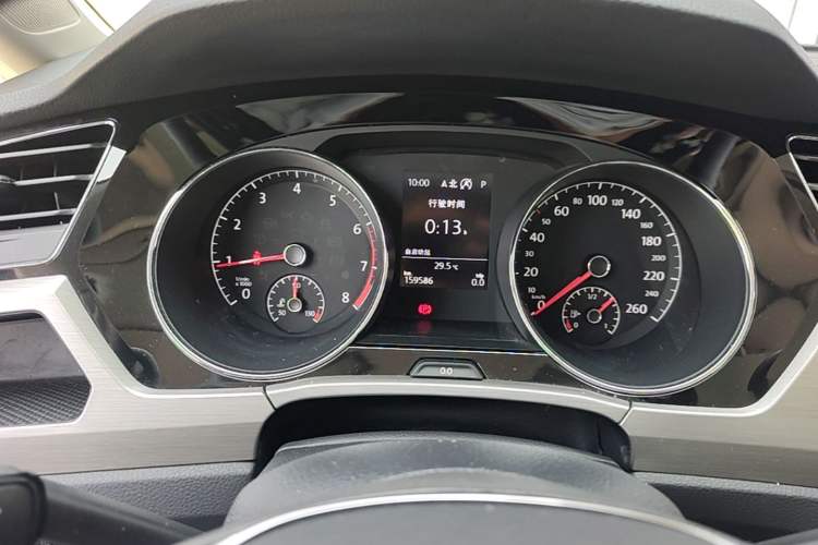 Used Volkswagen Touran 2018 Volkswagen Touran L 280TSI DSG Comfort Edition 7 Seats China VI Standard Instrument Cluster