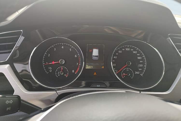Used Volkswagen Touran 2018 Volkswagen Touran L 280TSI DSG Luxury Edition 7 Seats Instrument Cluster