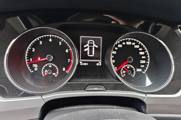 Used Volkswagen Touran 2018 Volkswagen Touran L 280TSI DSG Comfort Edition 7-seater Instrument Cluster