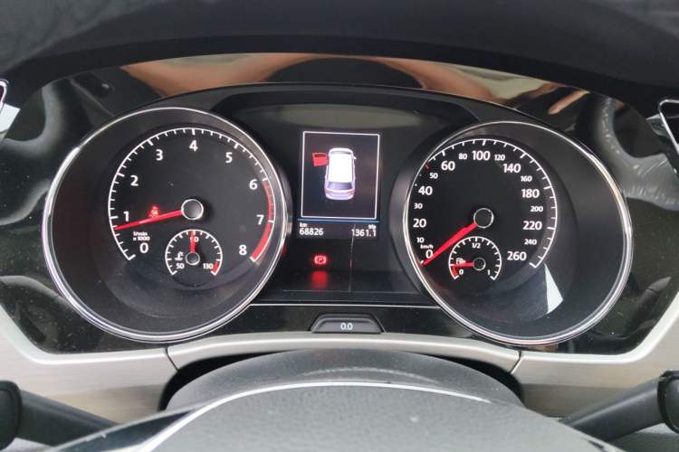 Used Volkswagen Touran 2018 Volkswagen Touran L 280TSI DSG Luxury Edition 7 Seats Instrument Cluster