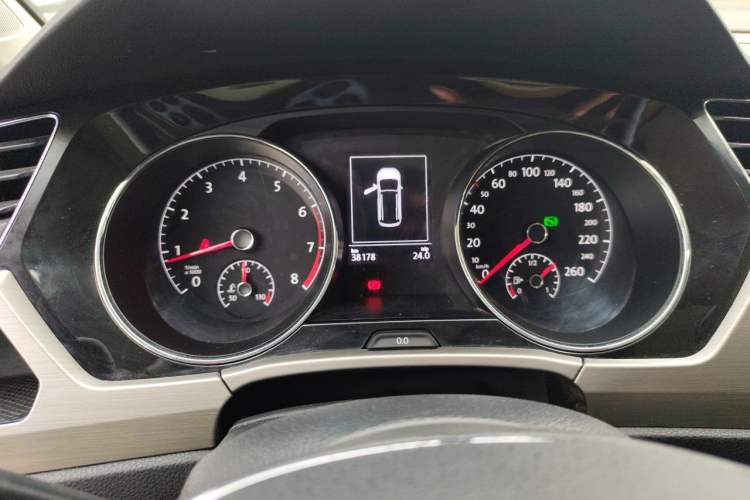 Used Volkswagen Touran 2018 Volkswagen Touran L 280TSI DSG Boundary Edition 7 Seats China VI Standard Instrument Cluster