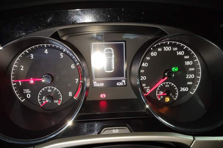 Used Volkswagen Touran 2018 Volkswagen Touran L 280TSI DSG Comfort Edition 7 Seats China VI Standard Instrument Cluster