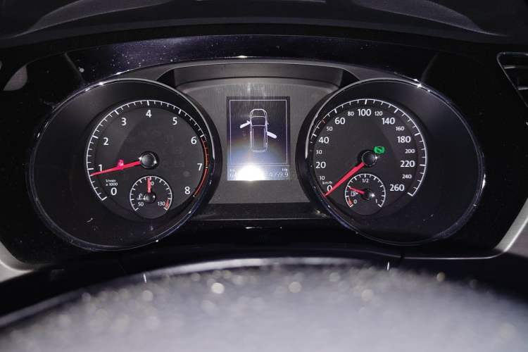 Used Volkswagen Touran 2018 Volkswagen Touran L 280TSI DSG Comfort Edition 7 Seats China VI Standard Instrument Cluster