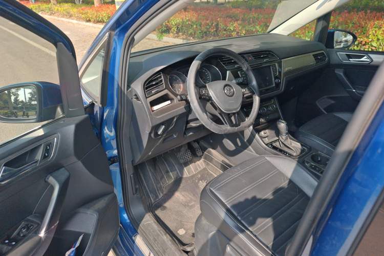 Used Volkswagen Touran 2018 Volkswagen Touran L 280TSI DSG Boundary Edition 6-Seater China VI Standard Interior 1