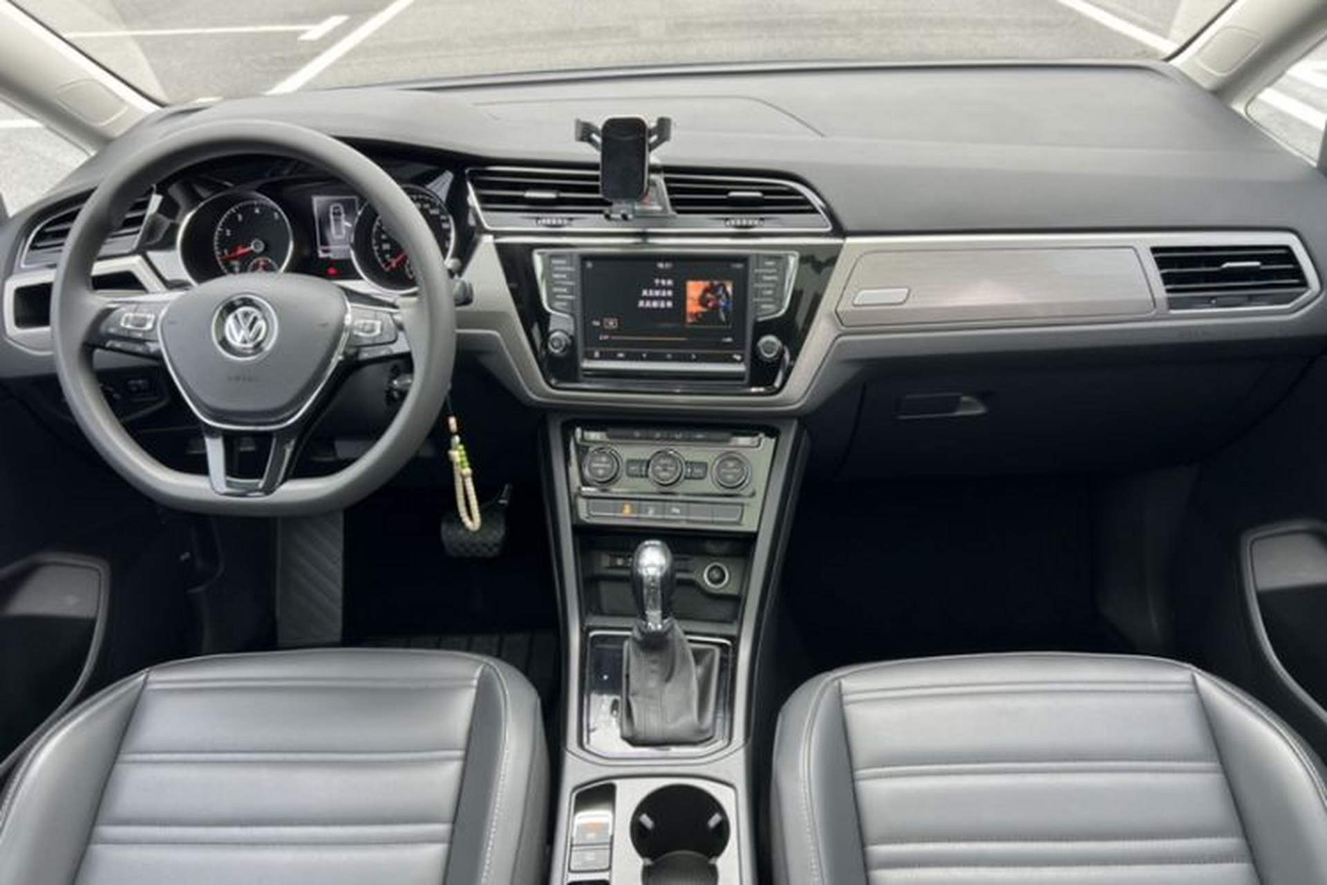 Used Volkswagen Touran 2018 Volkswagen Touran L 280TSI DSG Comfort Edition 7 Seats China VI Standard Interior 2