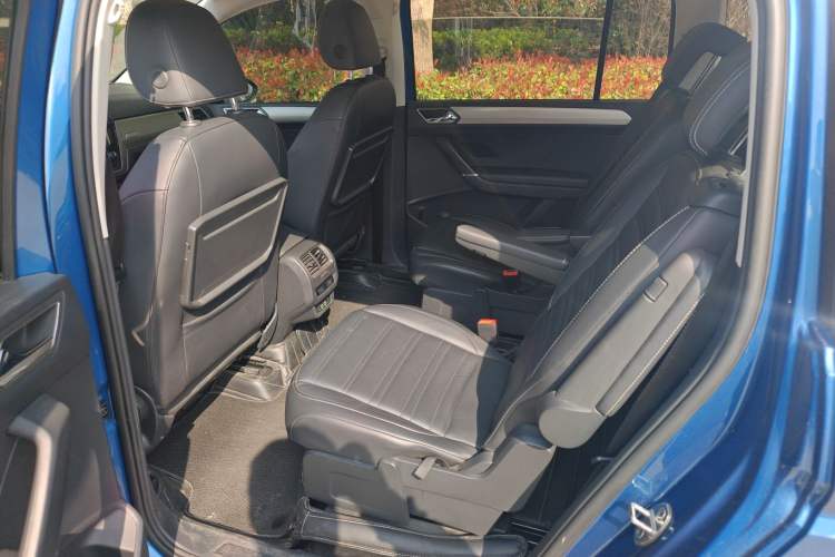 Used Volkswagen Touran 2018 Volkswagen Touran L 280TSI DSG Boundary Edition 6-Seater China VI Standard Interior 2
