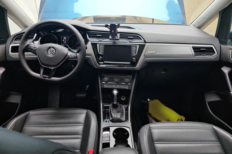 Used Volkswagen Touran 2018 Volkswagen Touran L 280TSI DSG Comfort Edition 7 Seats China V Emission Standard Interior 2