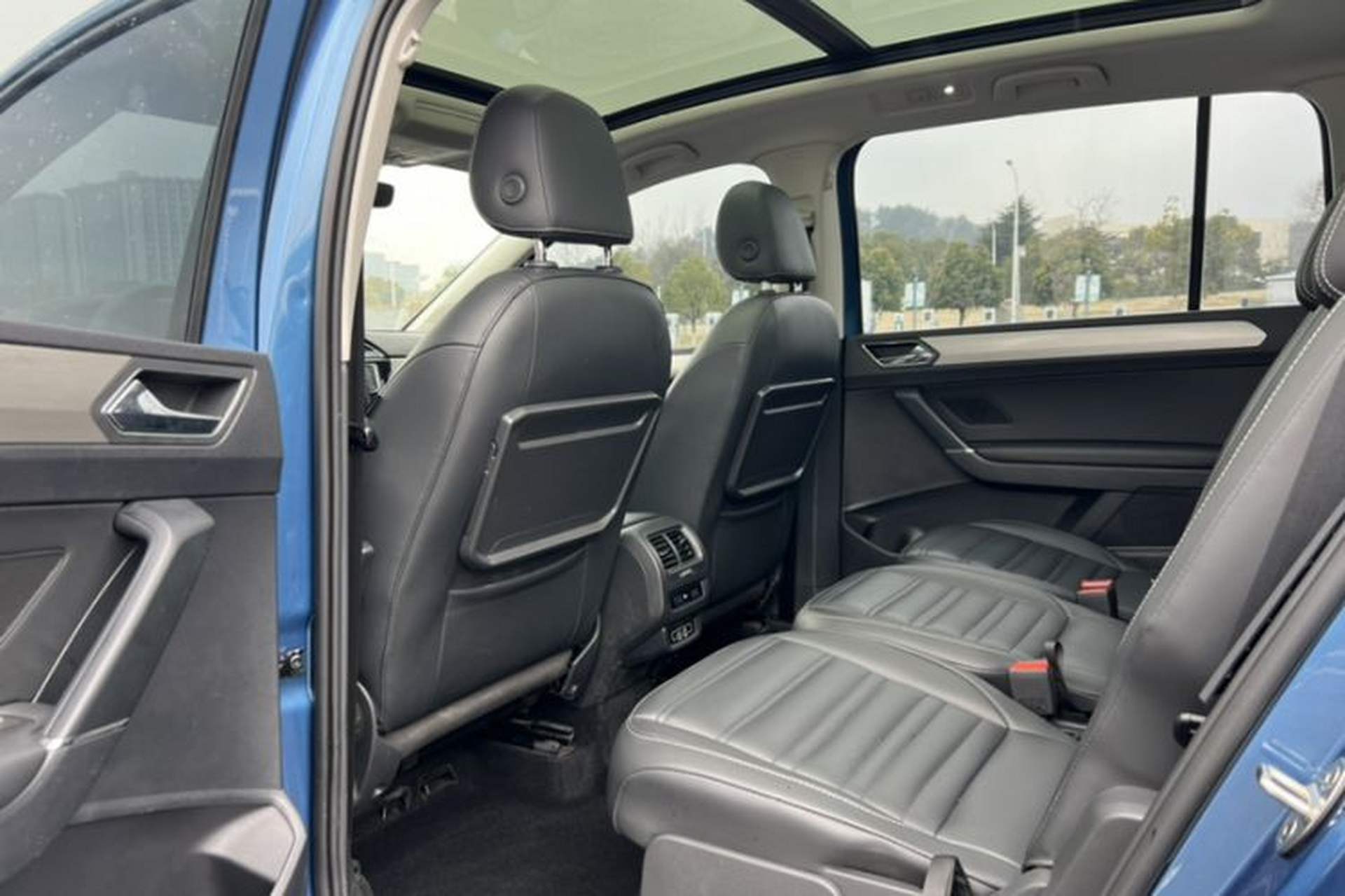 Used Volkswagen Touran 2018 Volkswagen Touran L 280TSI DSG Comfort Edition 7 Seats China VI Standard Interior 3