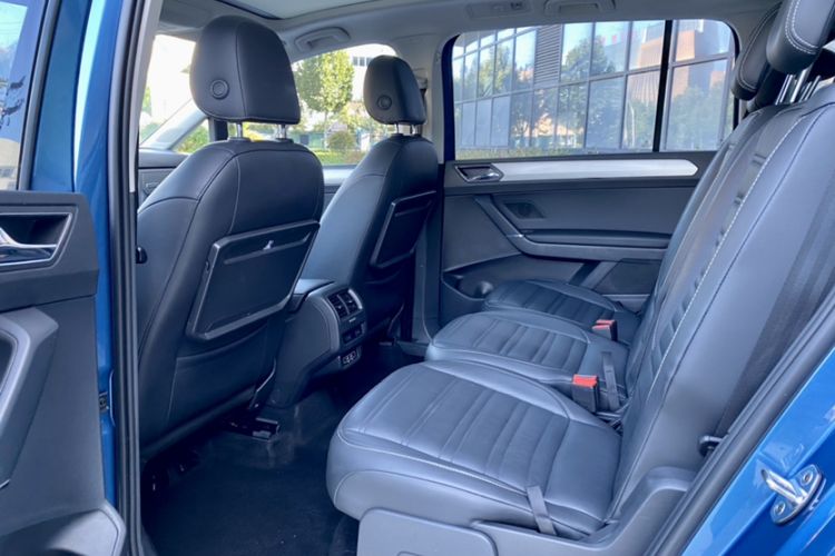 Used Volkswagen Touran 2018 Volkswagen Touran L 330TSI DSG Luxury Edition Interior 4