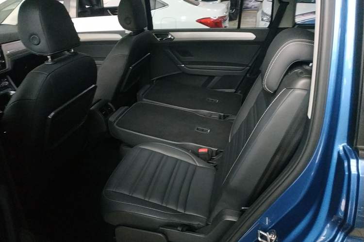 Used Volkswagen Touran 2018 Volkswagen Touran L 280TSI DSG Comfort Edition 7 Seats China V Emission Standard Interior 4