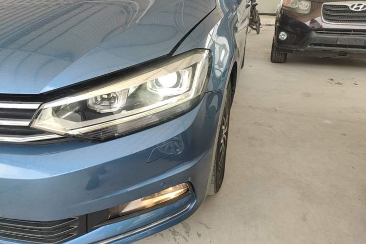 Used Volkswagen Touran 2018 Volkswagen Touran L 280TSI DSG Luxury Edition 6-seater Left Front Headlight