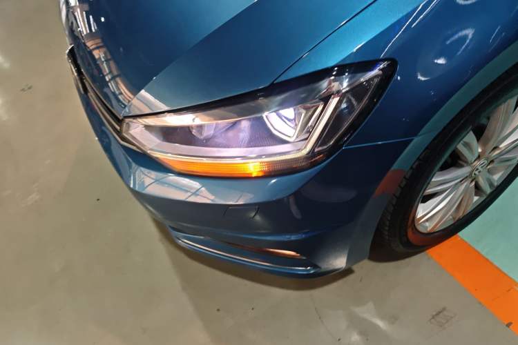 Used Volkswagen Touran 2018 Volkswagen Touran L 280TSI DSG Comfort Edition 7-seater Left Front Headlight