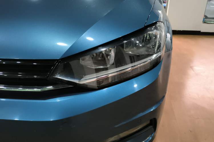 Used Volkswagen Touran 2018 Volkswagen Touran L 280TSI DSG Comfort Edition 7 Seats China VI Standard Left Front Headlight