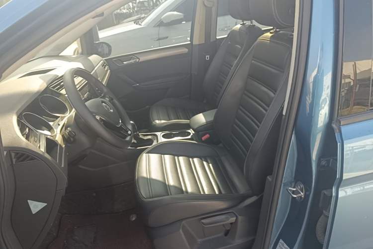 Used Volkswagen Touran 2018 Volkswagen Touran L 280TSI DSG Comfort Edition 7 Seats China V Emission Standard Left Front Seat