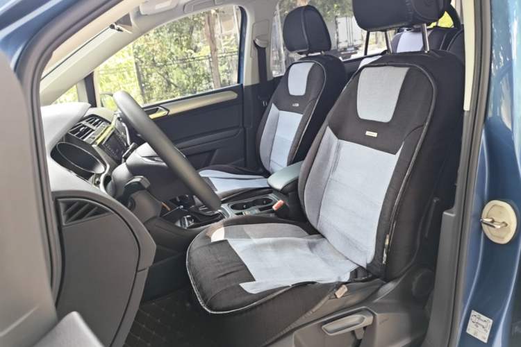 Used Volkswagen Touran 2018 Volkswagen Touran L 280TSI DSG Comfort Edition 7 Seats China V Emission Standard Left Front Seat