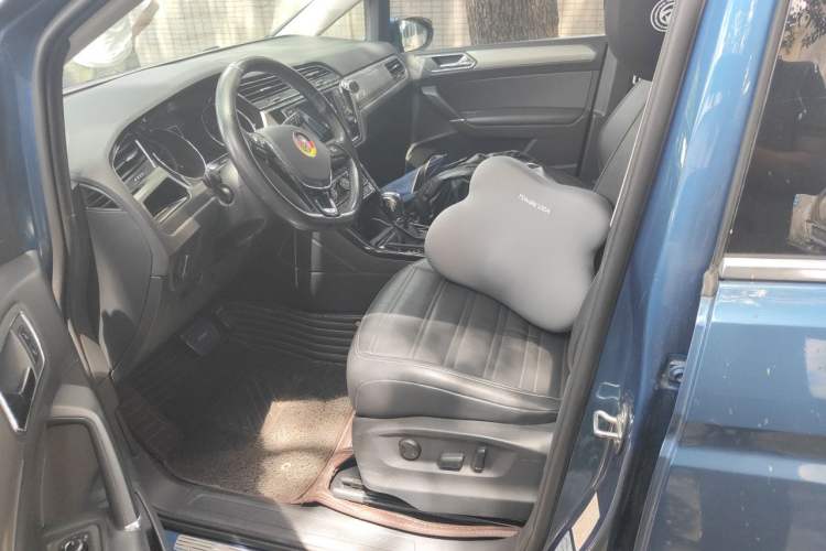 Used Volkswagen Touran 2018 Volkswagen Touran L 330TSI DSG Luxury Edition Left Front Seat
