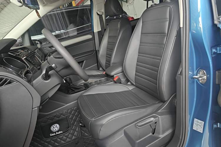 Used Volkswagen Touran 2018 Volkswagen Touran L 280TSI DSG Comfort Edition 7 Seats China V Emission Standard Left Front Seat