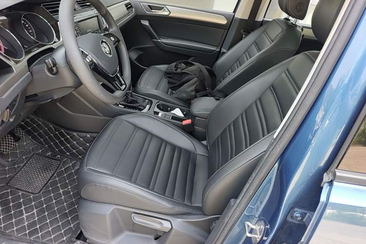 Used Volkswagen Touran 2018 Volkswagen Touran L 280TSI DSG Comfort Edition 7 Seats China VI Standard Left Front Seat