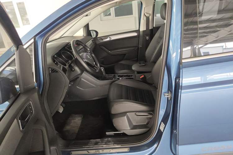 Used Volkswagen Touran 2018 Volkswagen Touran L 280TSI DSG Boundary Edition 7 Seats China VI Standard Left Front Seat