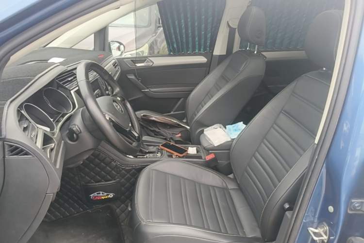 Used Volkswagen Touran 2018 Volkswagen Touran L 280TSI DSG Boundary Edition 7 Seats China V Emission Standard Left Front Seat