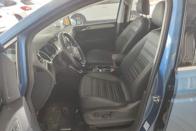 Used Volkswagen Touran 2018 Volkswagen Touran L 280TSI DSG Luxury Edition 7 Seats Left Front Seat