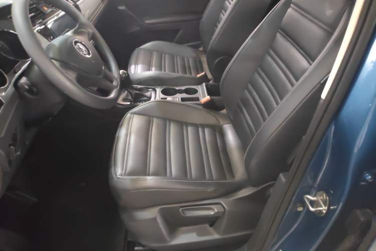 Used Volkswagen Touran 2018 Volkswagen Touran L 280TSI DSG Style Edition 7 Seats China VI Standard Left Front Seat