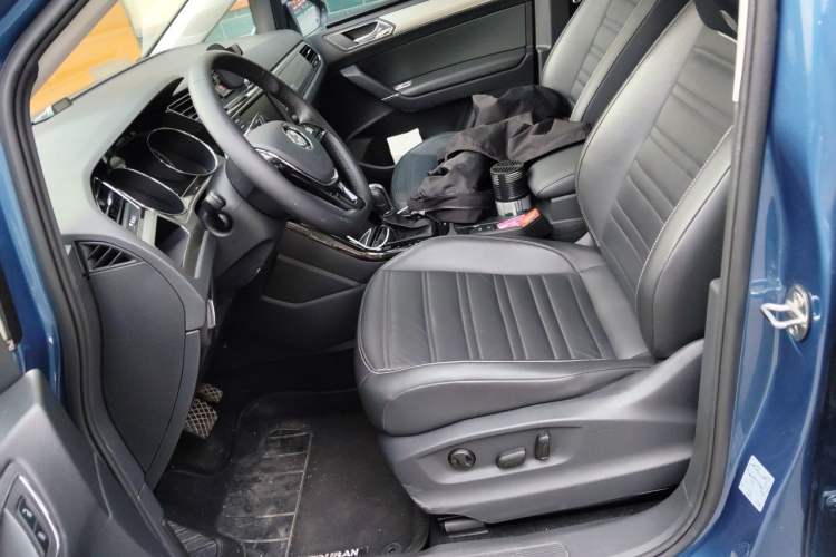 Used Volkswagen Touran 2018 Volkswagen Touran L 280TSI DSG Luxury Edition 7 Seats Left Front Seat