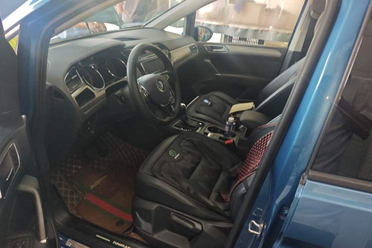 Used Volkswagen Touran 2018 Volkswagen Touran L 280TSI DSG Comfort Edition 7 Seats China VI Standard Left Front Seat