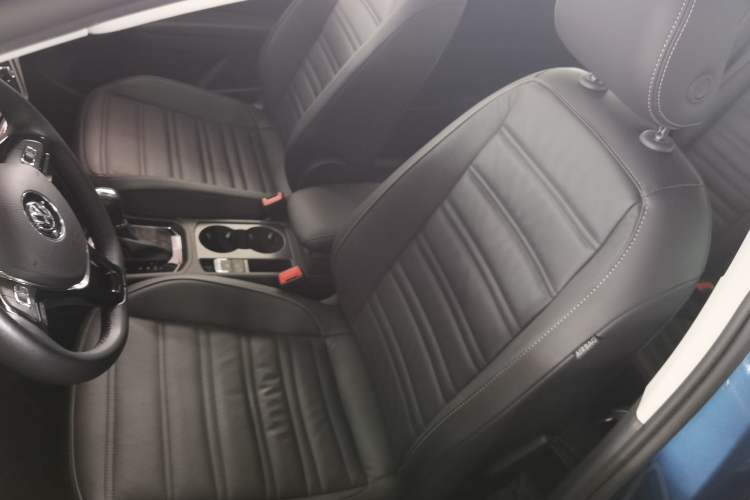 Used Volkswagen Touran 2018 Volkswagen Touran L 280TSI DSG Boundary Edition 7 Seats China VI Standard Left Front Seat